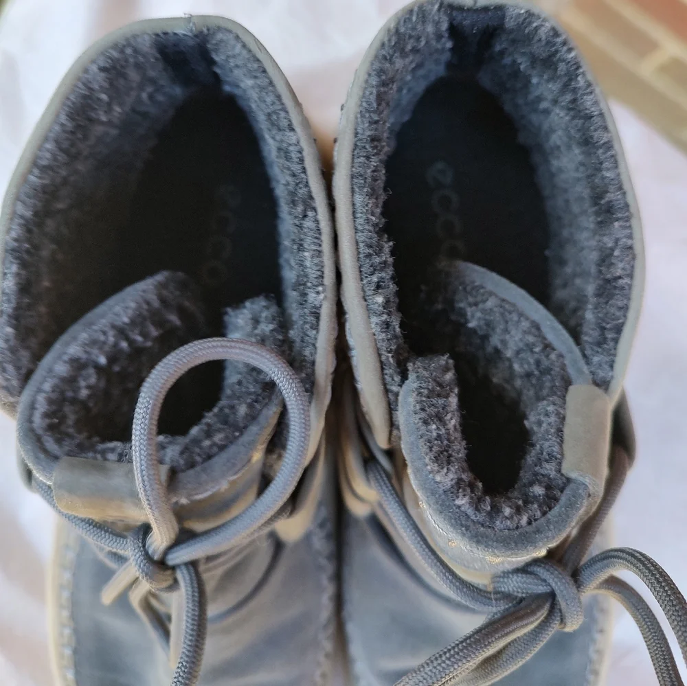 🏵️ Ecco Blue Grey Suede Moc Ankle Boots 🏵️ - Picture 5 of 10